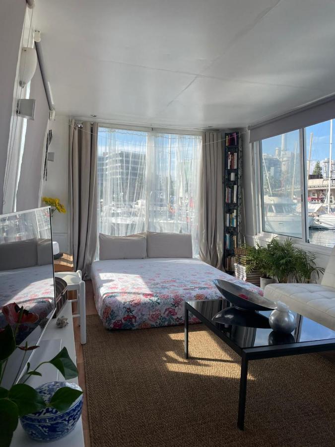 ברצלונה Light Bedroom In A Home Boat מראה חיצוני תמונה