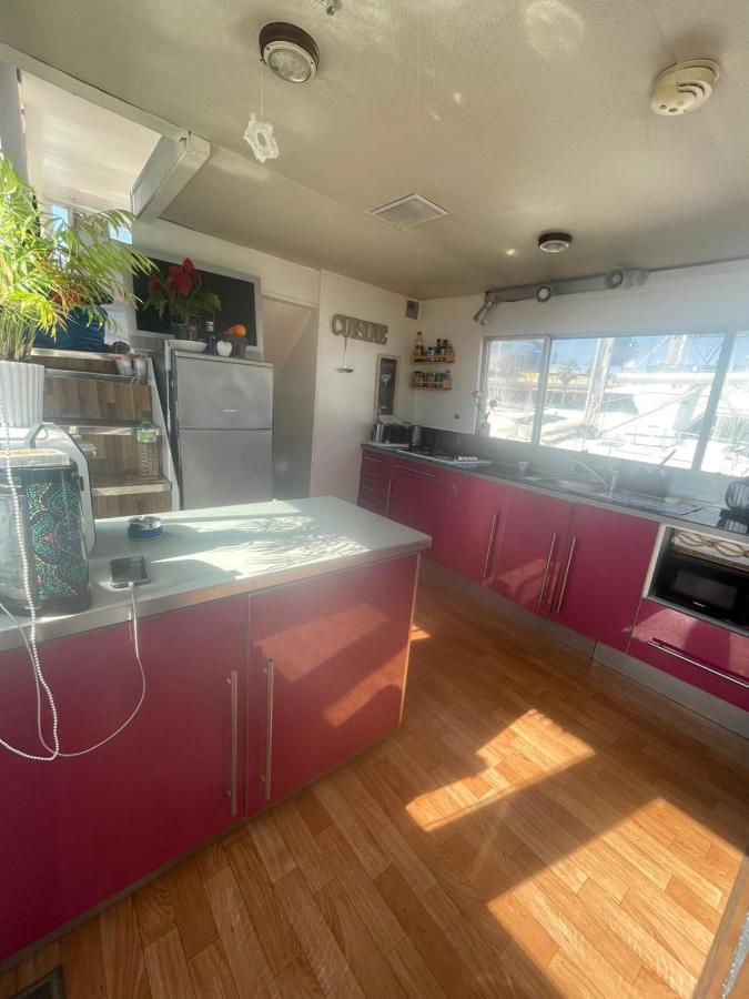 ברצלונה Light Bedroom In A Home Boat מראה חיצוני תמונה